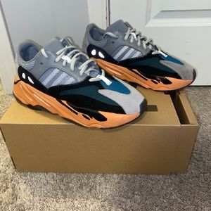 yeezy 700 whas orange size 9.5